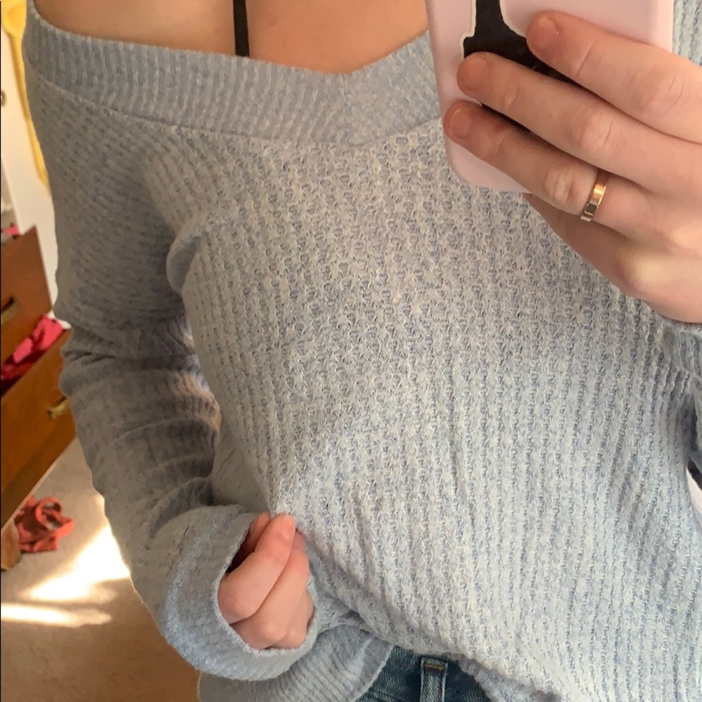 Top - Picture 2 of 2